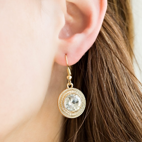 paparazzi Jewelry - Beginners LUXE - Gold Earrings paparazzi Jewelry - Beginners LUXE - Gold Earrings